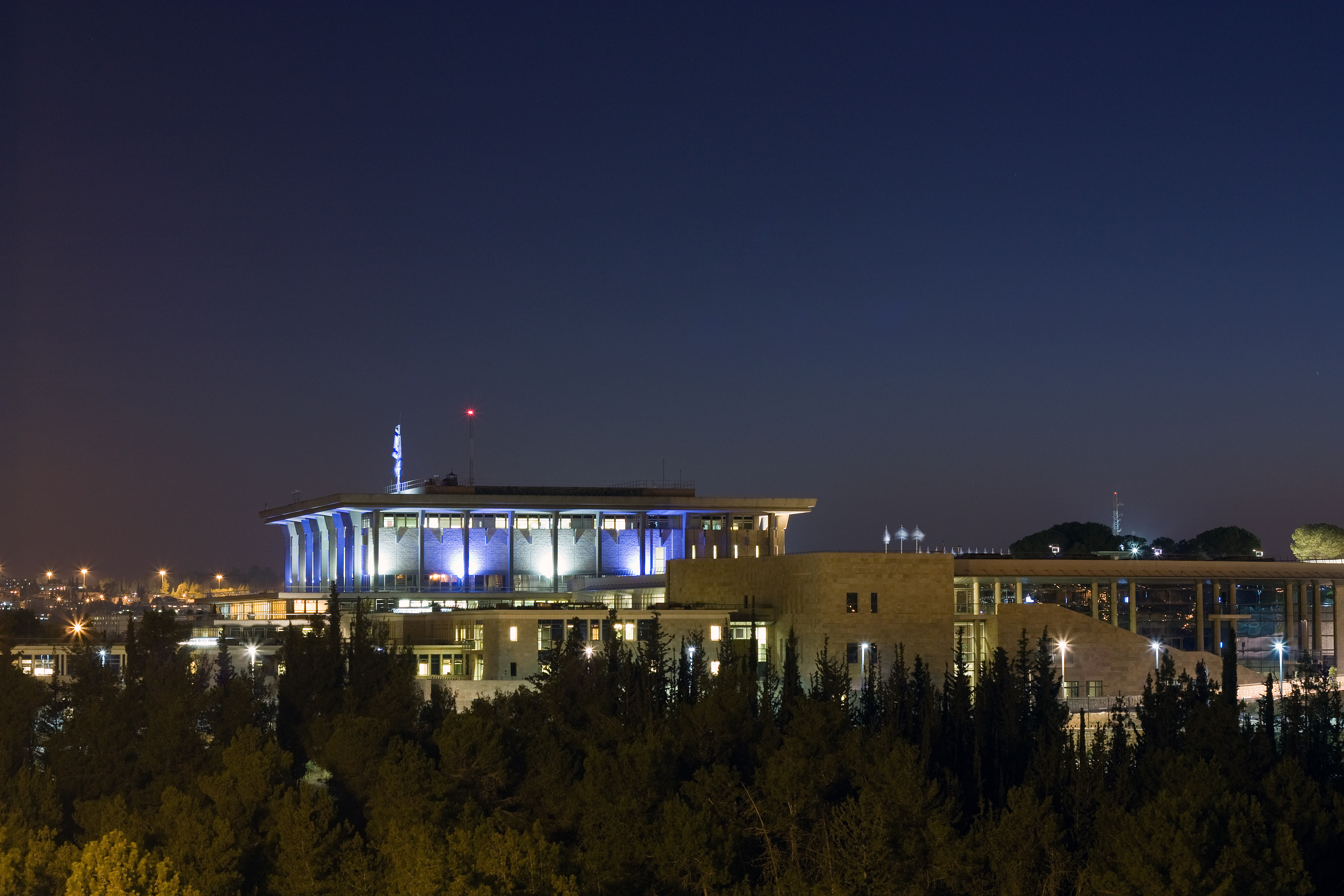 The_knesset_illuminated